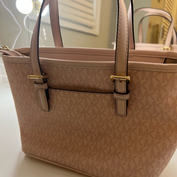 MICHAEL KORS PINK BAG with optional shoulder strap , mint condition, beautiful - Picture 4 of 11